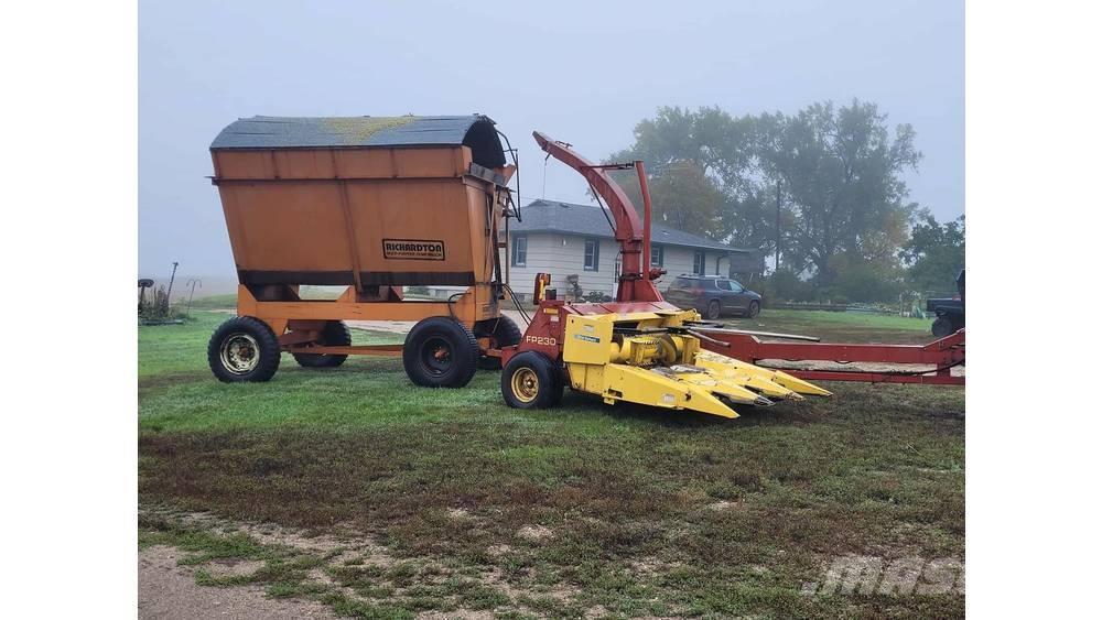 New Holland FP230 Forage harvesters