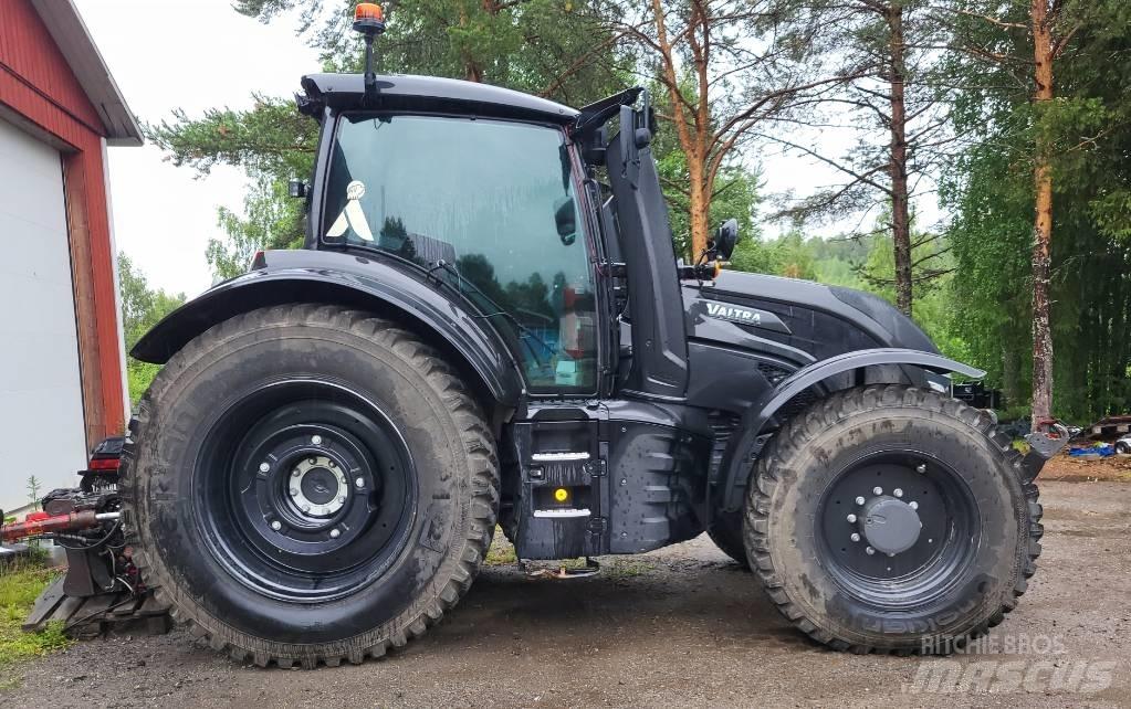 Valtra T 235 D Tractors