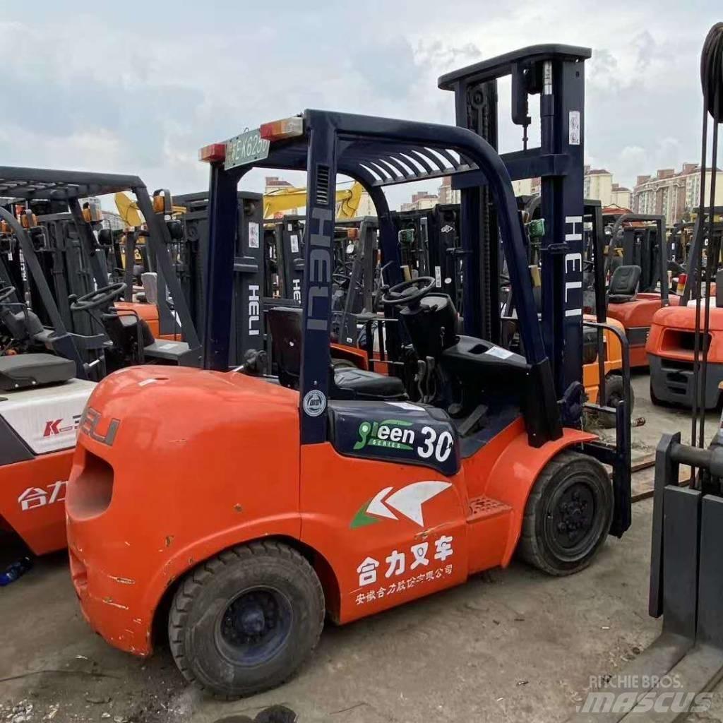 Heli H2000 30 Diesel trucks