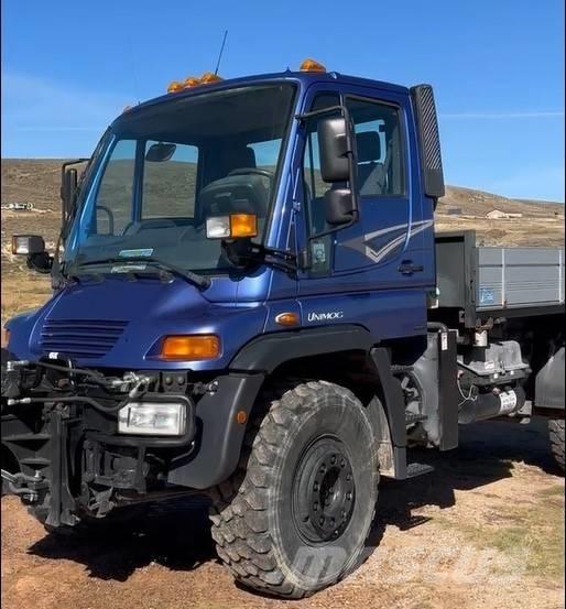  UNIMG FLBTK Flatbed / Dropside trucks