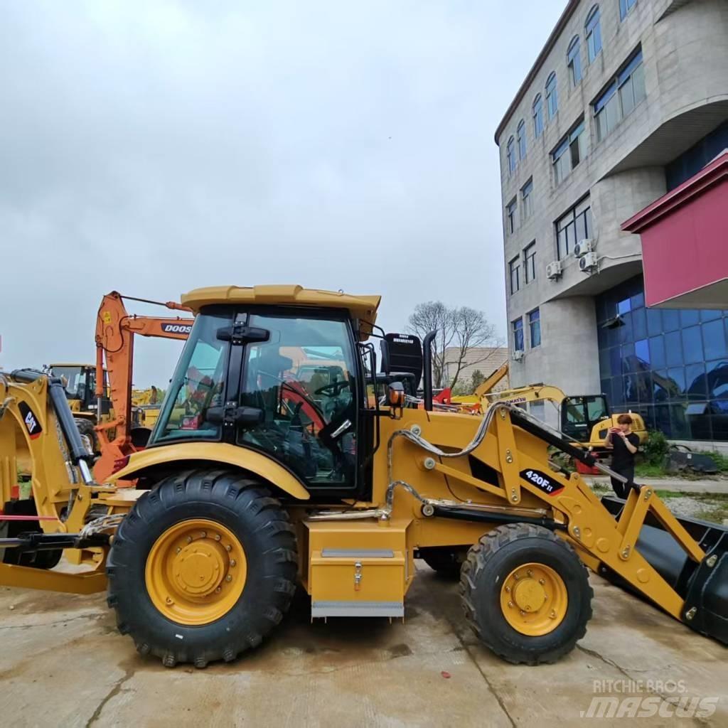 CAT 420 Backhoe