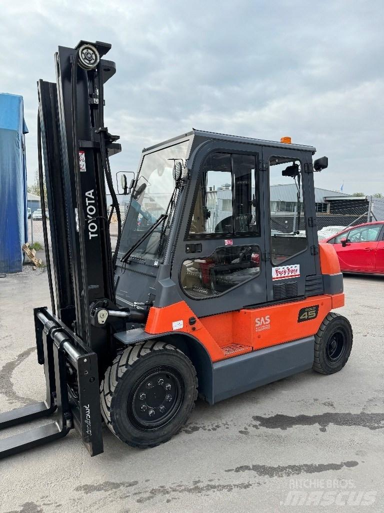 Toyota 7FBMF45 Electric forklift trucks