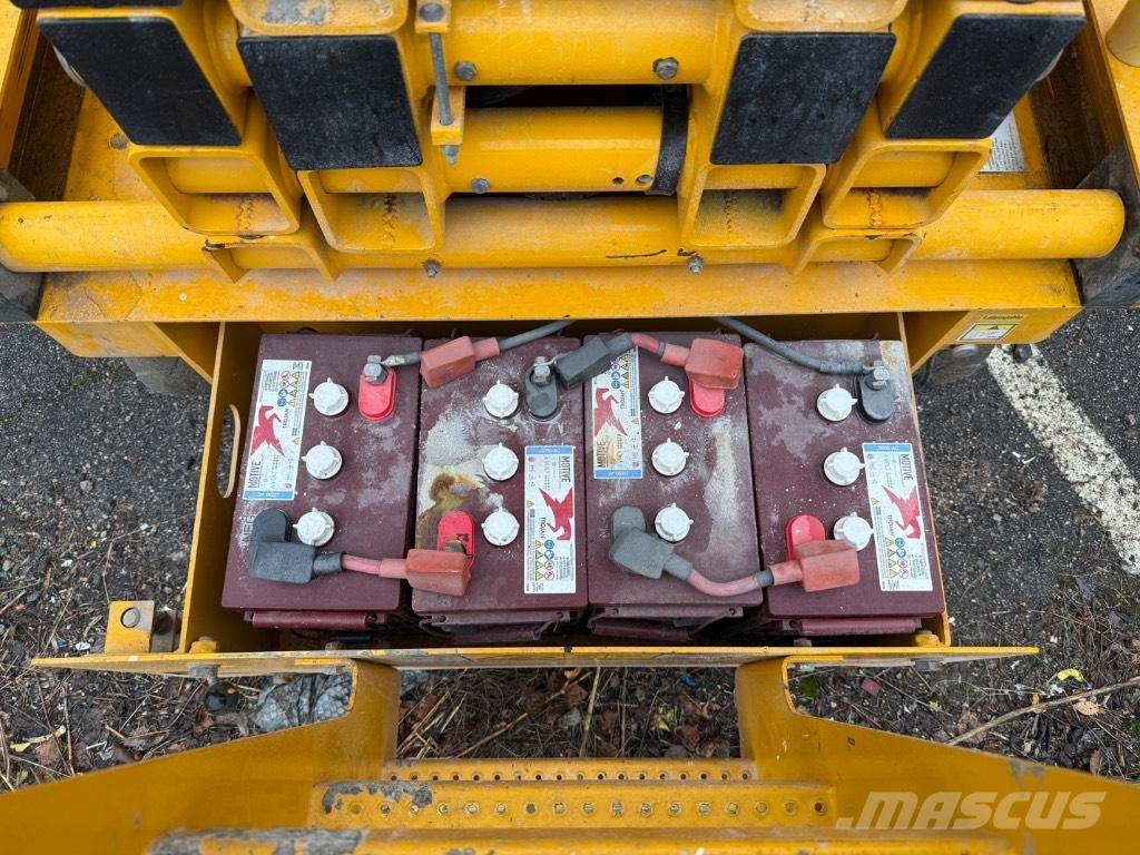 Haulotte Compact 14 Scissor lifts