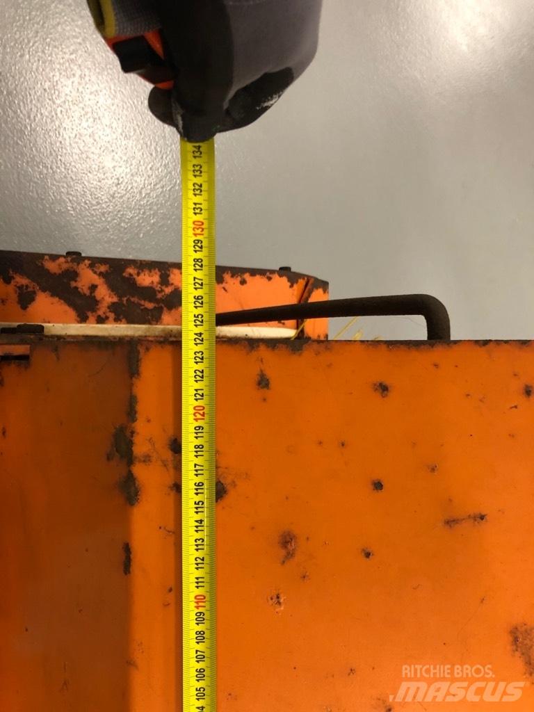 HWH Kost 125 Compact tractor attachments