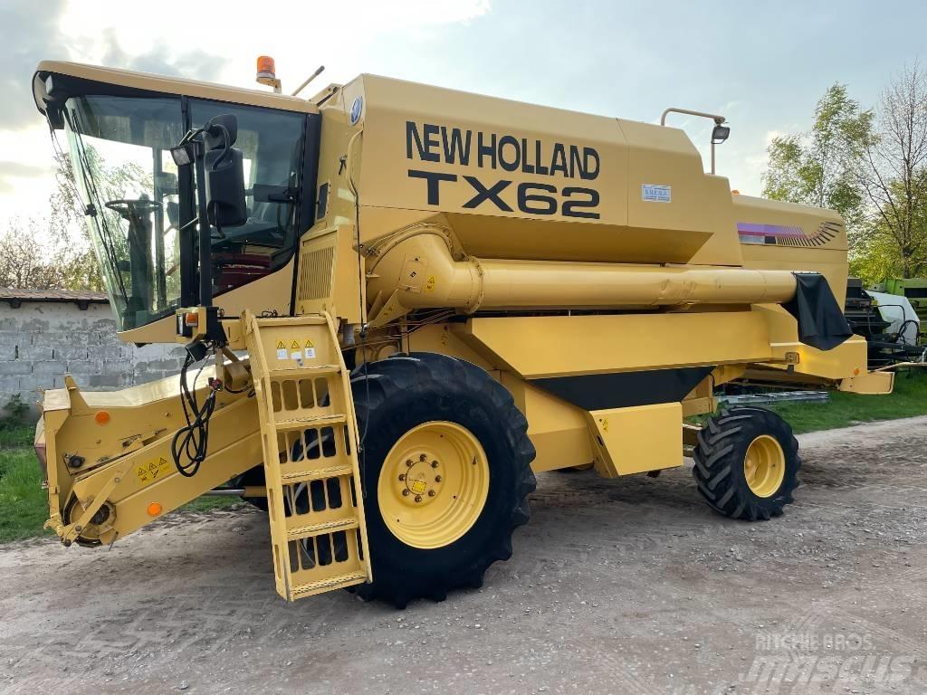 New Holland TX 62 Combine harvesters