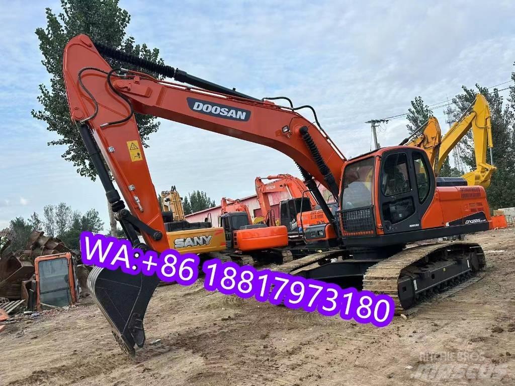 Doosan DX 225 LC Crawler excavators