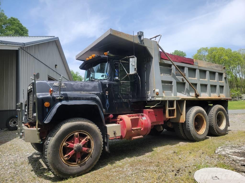Mack RD 690 SX Tipper trucks