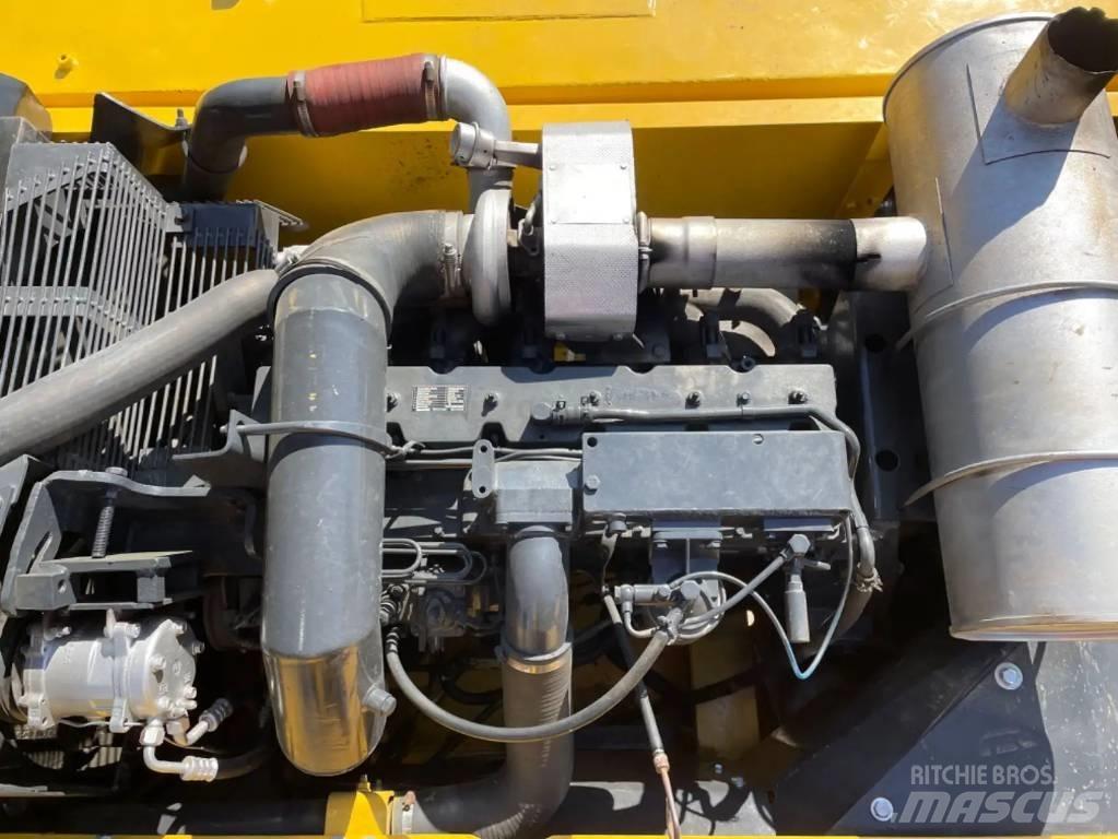 Komatsu PC300-7 Crawler excavators