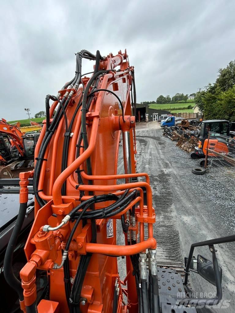 Hitachi ZX 135 US-6 Crawler excavators