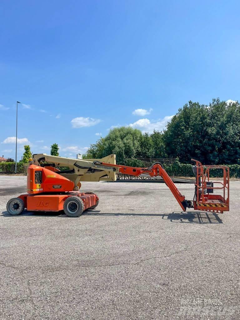 JLG E 400 AJP Articulated boom lifts