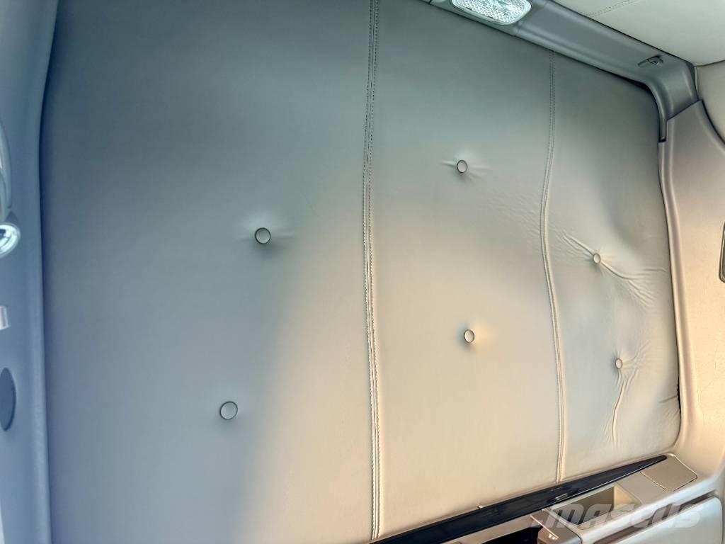 Kenworth T 800 Prime Movers