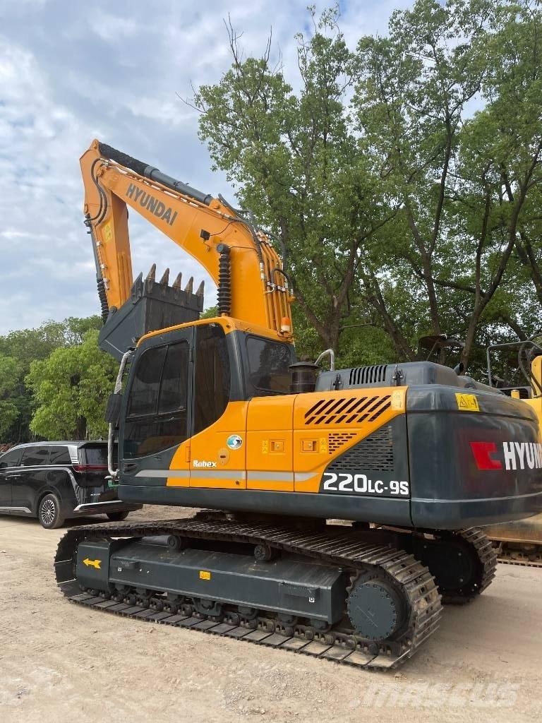Hyundai 220LC-9S Mini excavators  7t - 12t