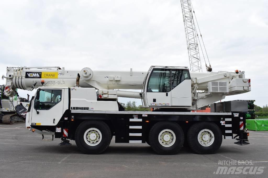 Liebherr LTM1055-3.2 All terrain cranes