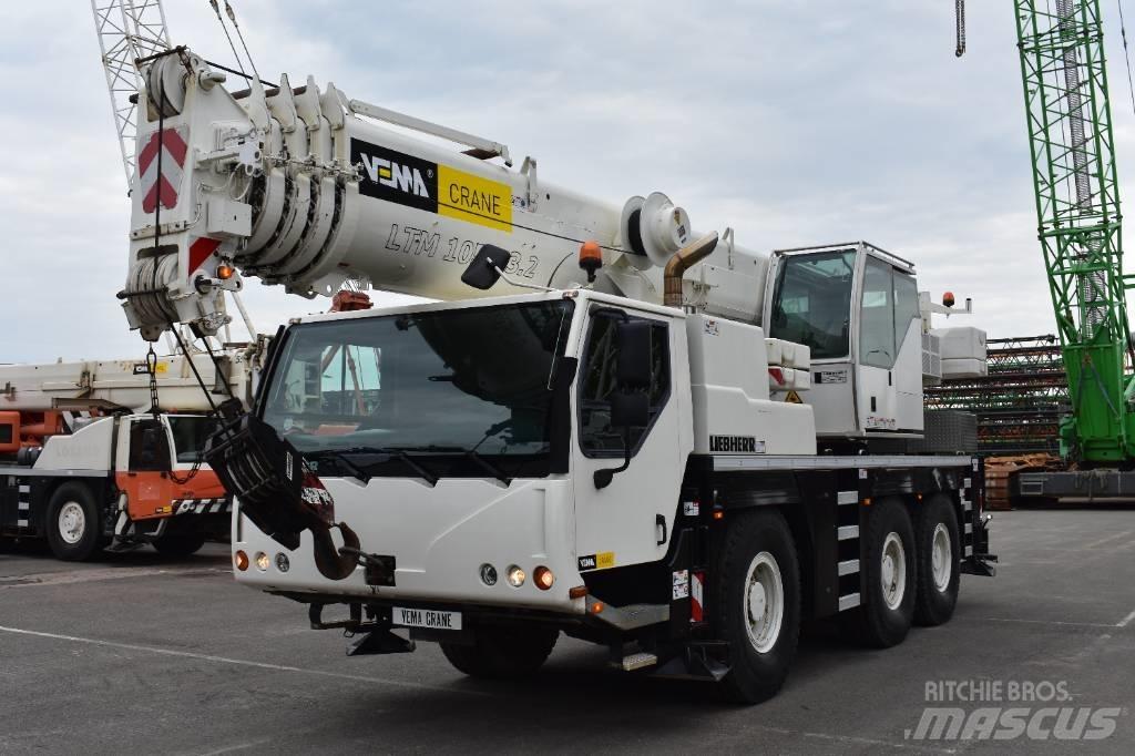 Liebherr LTM1055-3.2 All terrain cranes