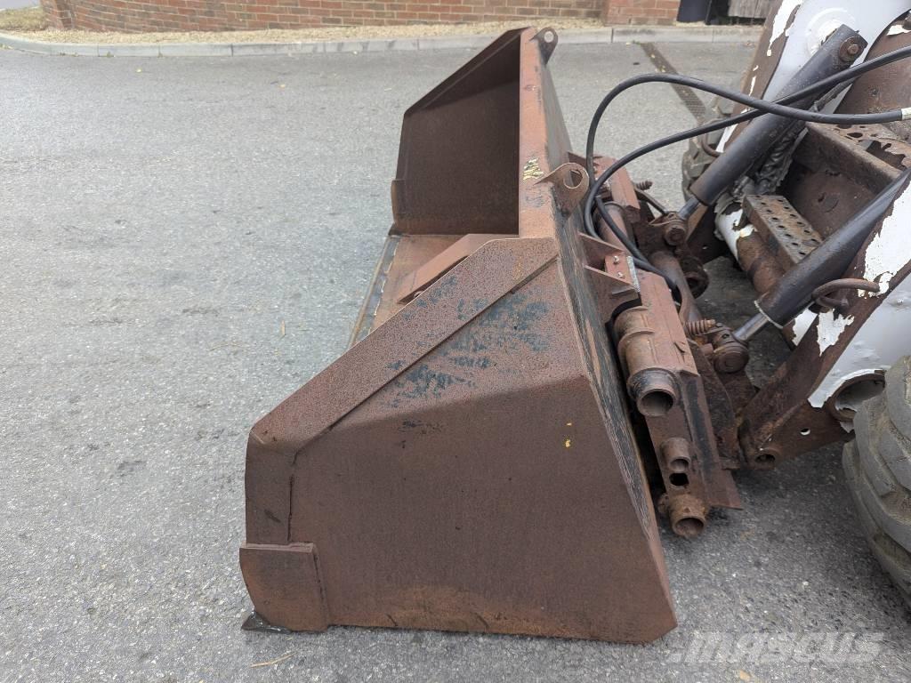 Bobcat TIPTOE BUCKET Buckets