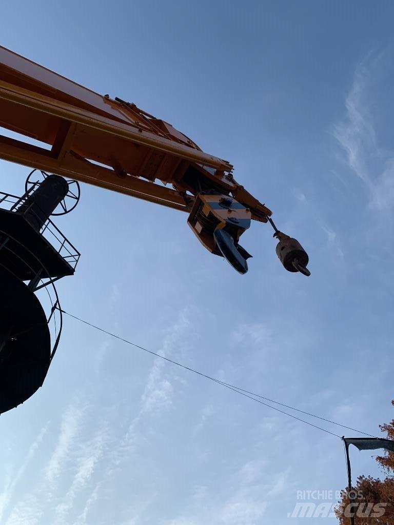 Kato NK 250 E All terrain cranes
