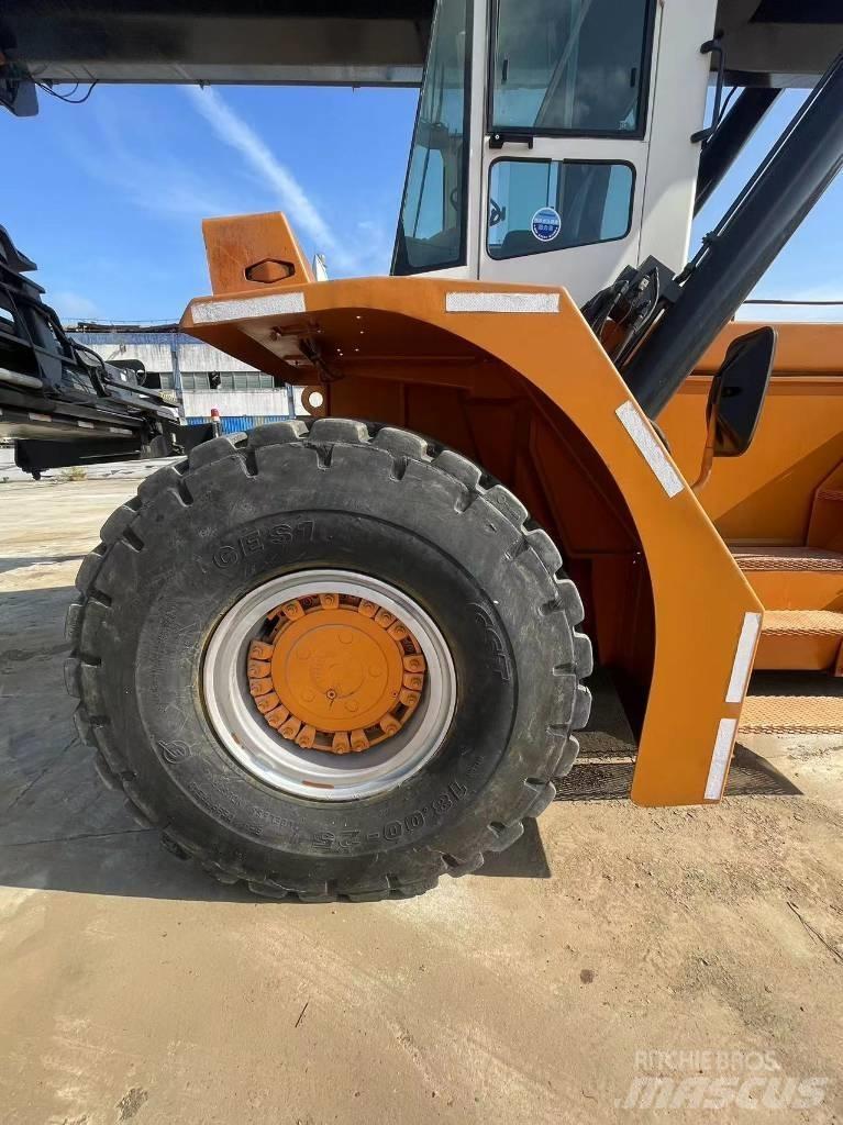 CVS Ferrari F 278 Reach stackers
