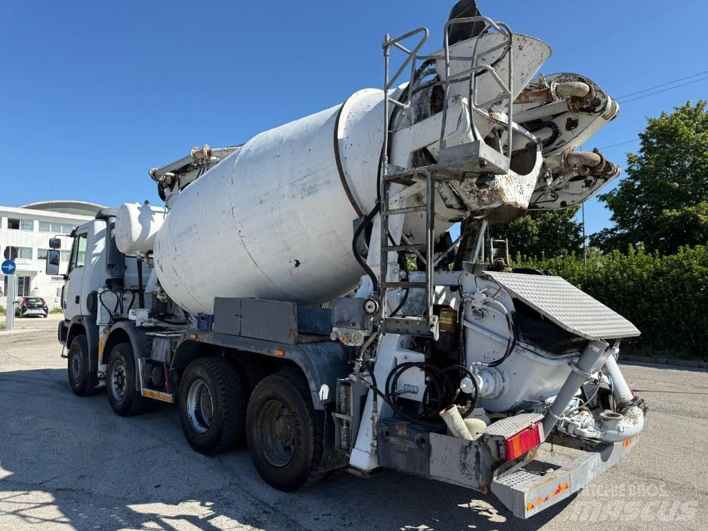 Astra Betonpompa Concrete trucks