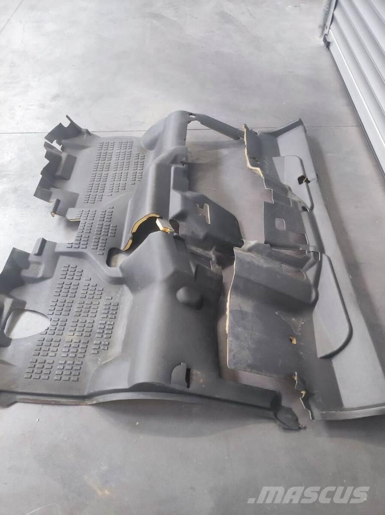 Nissan Floor Mat Cabins and interior