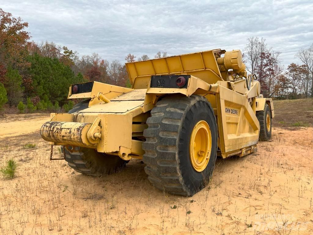 DEERE 862 Scrapers