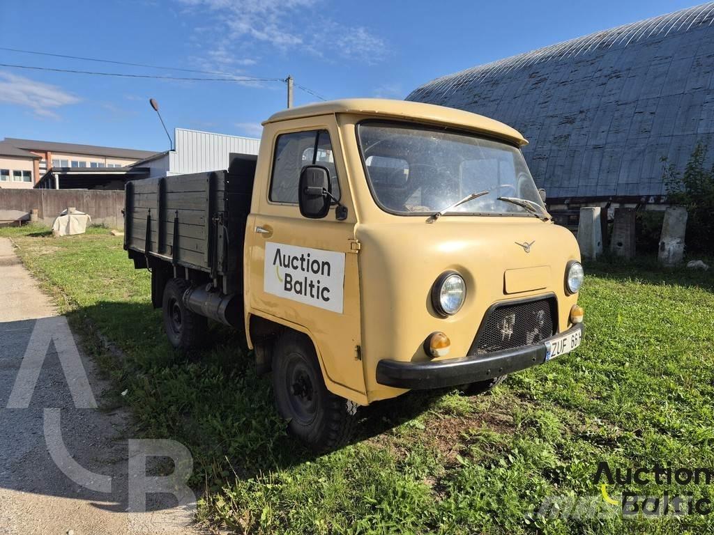  UAZ 3303 Pick up/Dropside