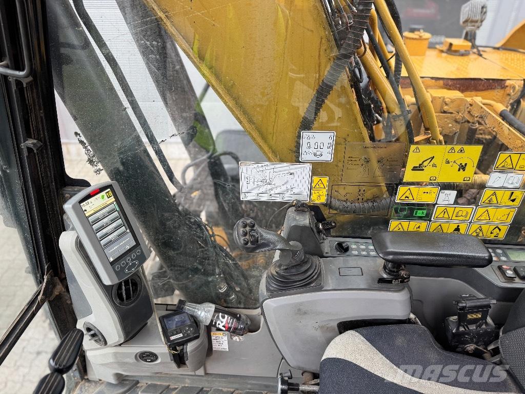 CAT 318 E L Crawler excavators