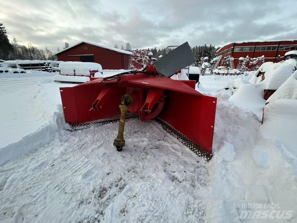 Esko LL300 Snow throwers