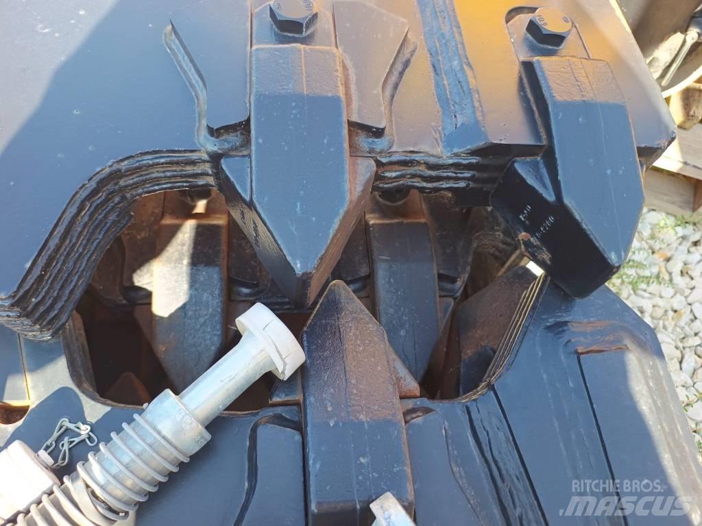 CAT P325 Grapples