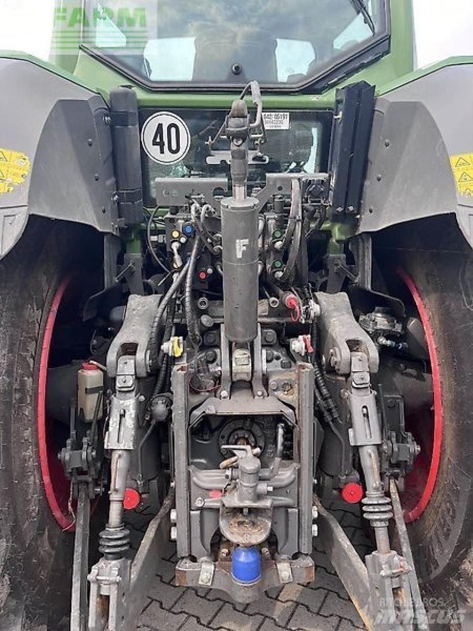 Fendt 828 Tractors