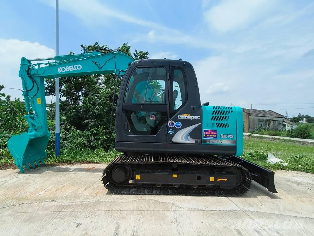 Kobelco SK 75 Crawler excavators