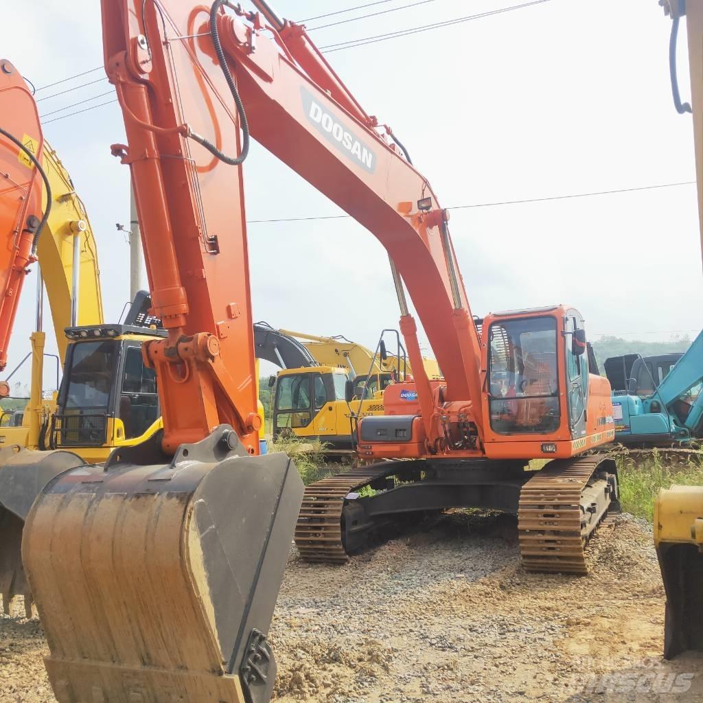 Doosan DX 300 LC Crawler excavators