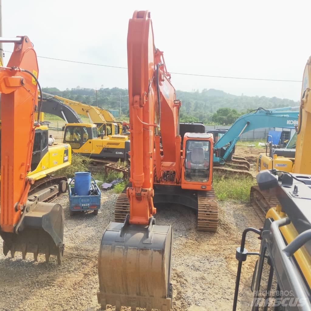 Doosan DX 300 LC Crawler excavators