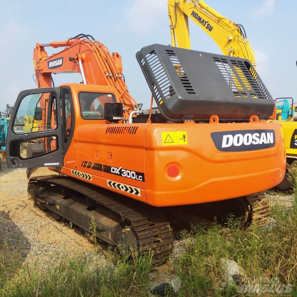 Doosan DX 300 LC Crawler excavators