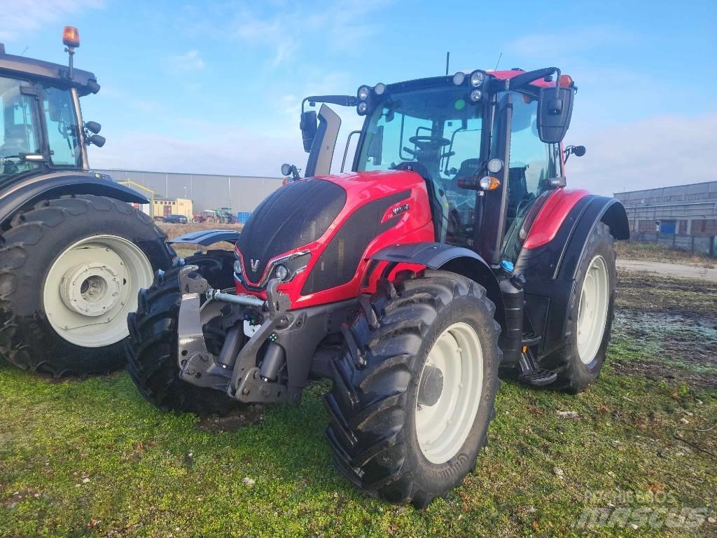 Valtra N 155 Versu Tractors