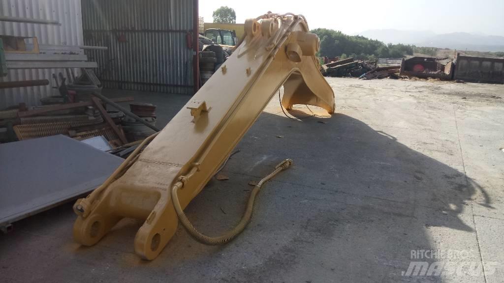 CAT 245 Booms and arms