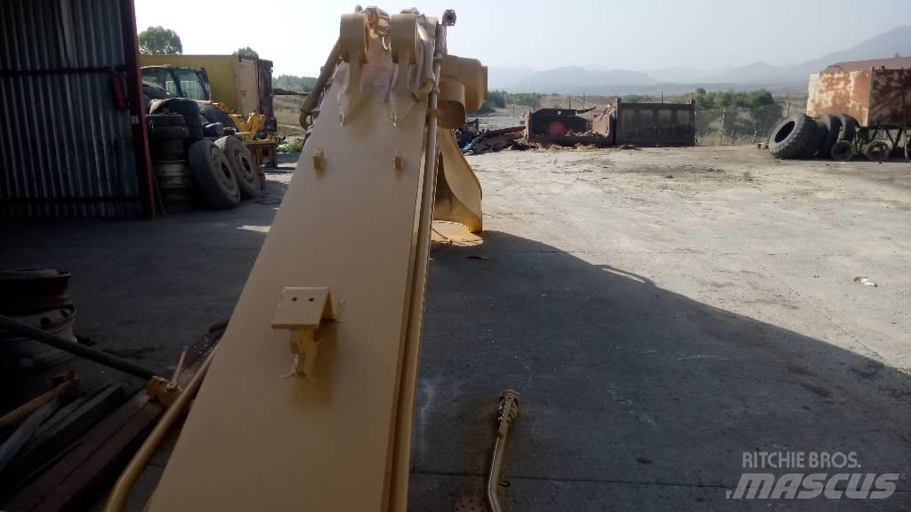 CAT 245 Booms and arms
