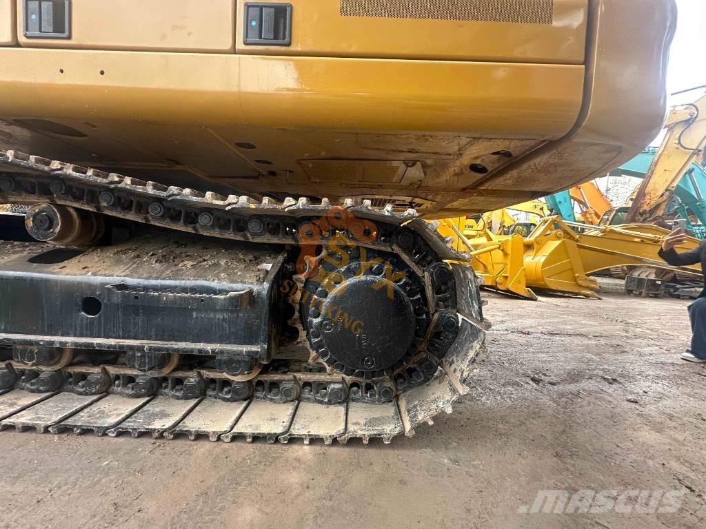 CAT 330 Crawler excavators