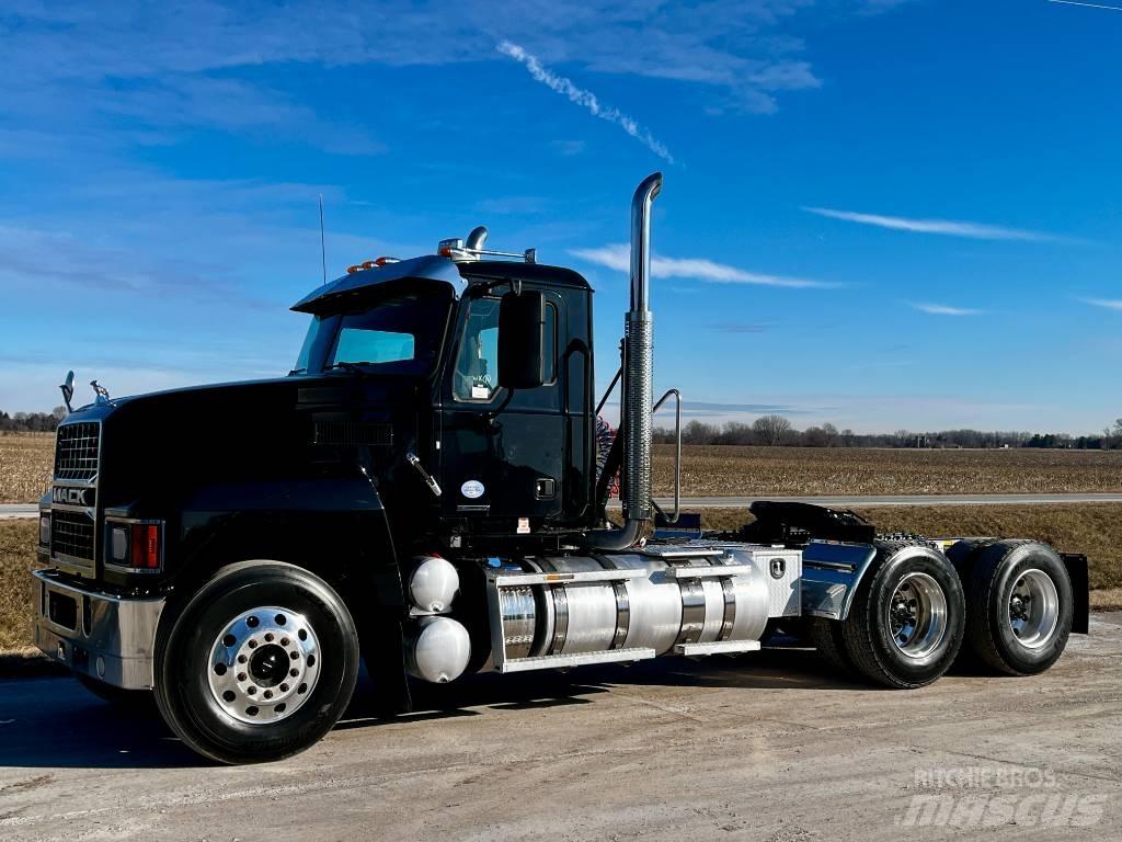 Mack Pinnacle Prime Movers