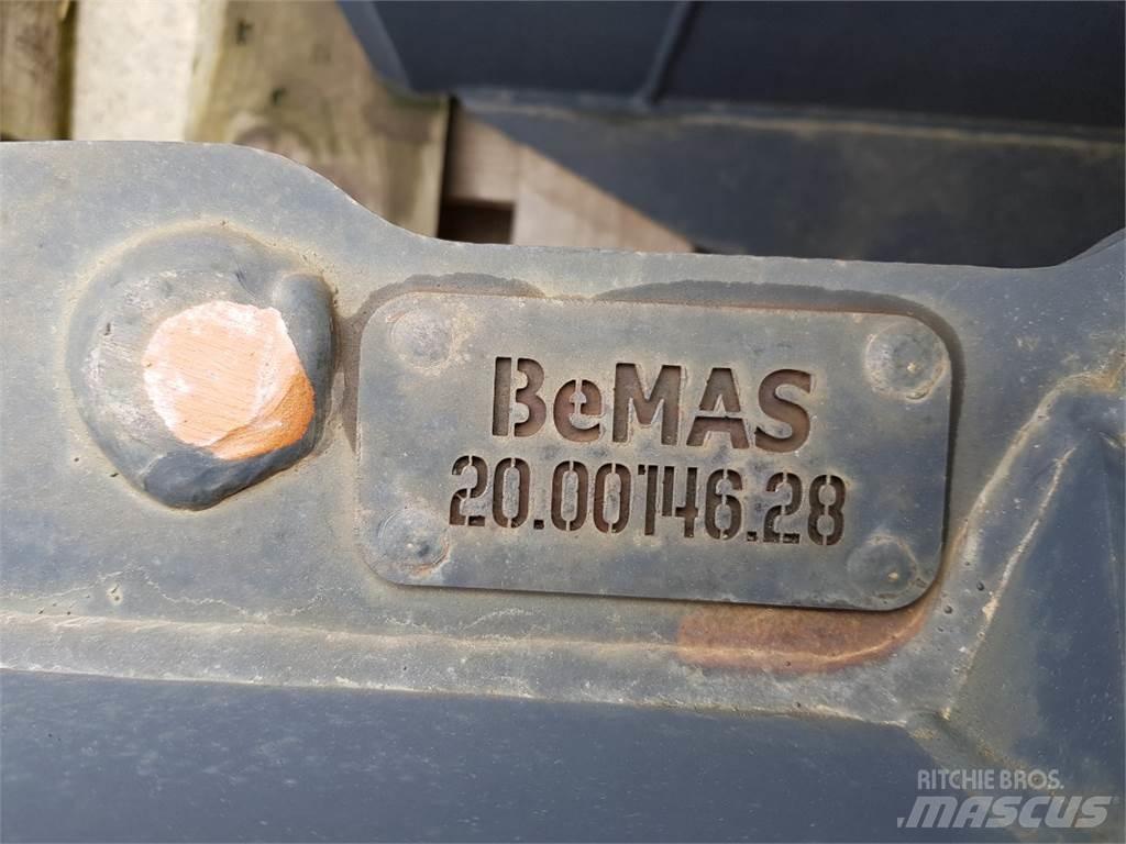 TL 500 SW010 Backhoes