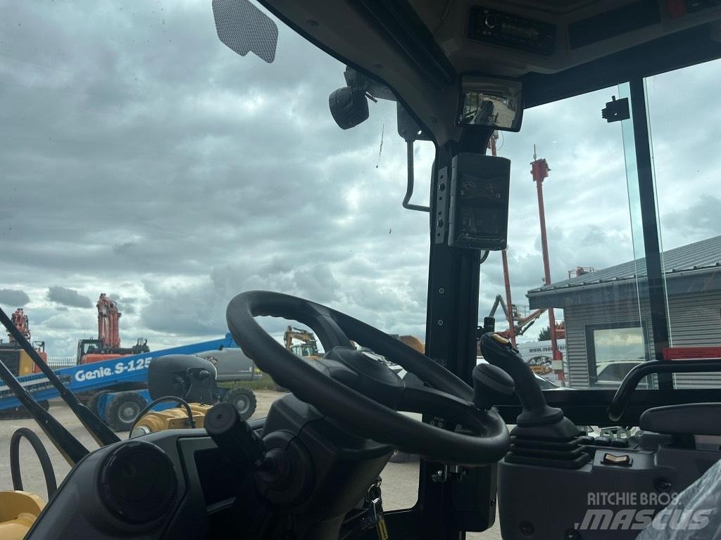 CAT 906 Wheel loaders