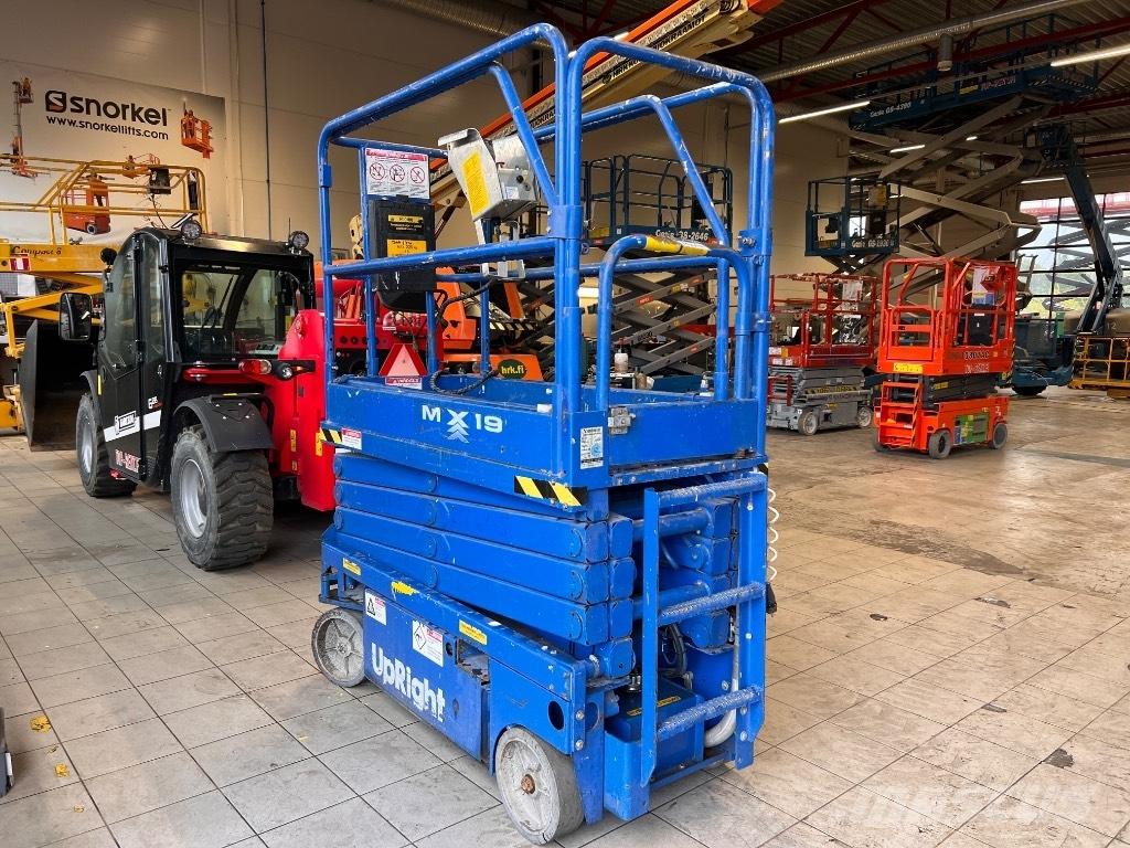 UpRight MX19 Scissor lifts