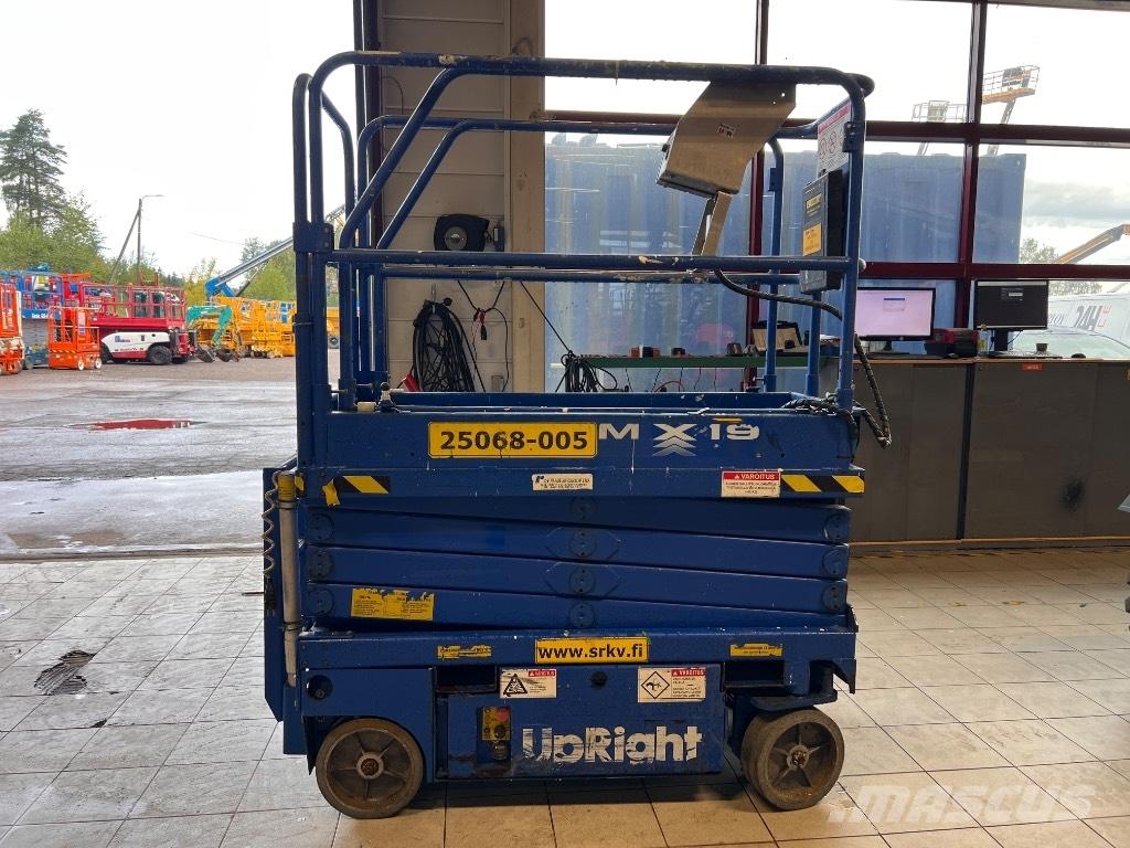 UpRight MX19 Scissor lifts