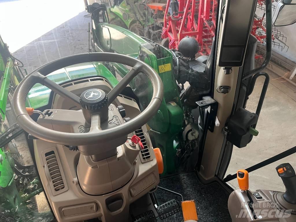 John Deere 6120 M Tractors