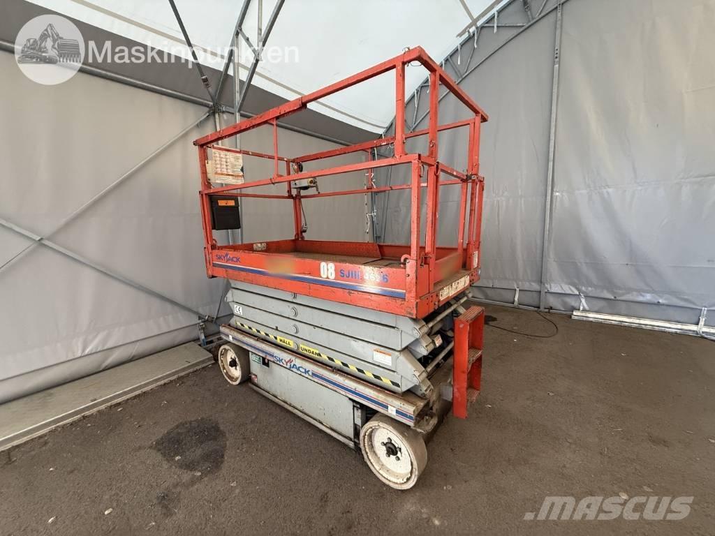 SkyJack SJ III 4626 Scissor lifts