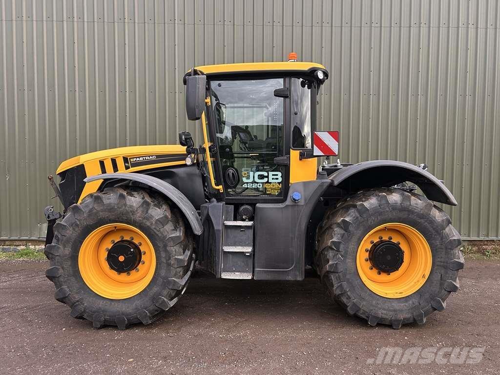JCB Fastrac 4220 Tractors
