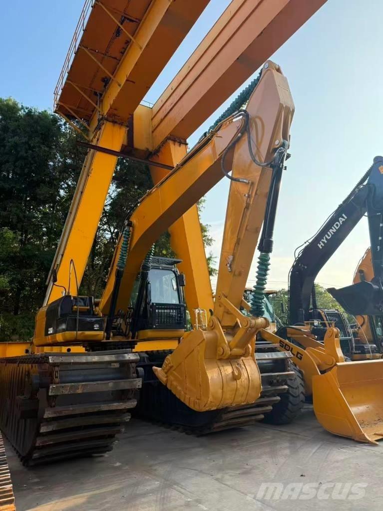 CAT 320D2 Amphibious Excavators