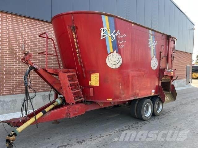 Peecon 26M³ Feed mixer