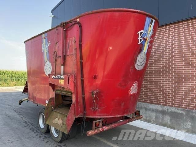 Peecon 26M³ Feed mixer