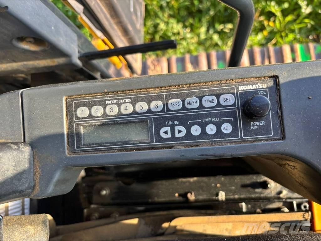 Komatsu PC 210 LC-8 Crawler excavators