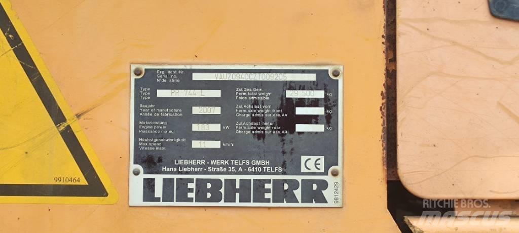 Liebherr PR 744 L Crawler dozers